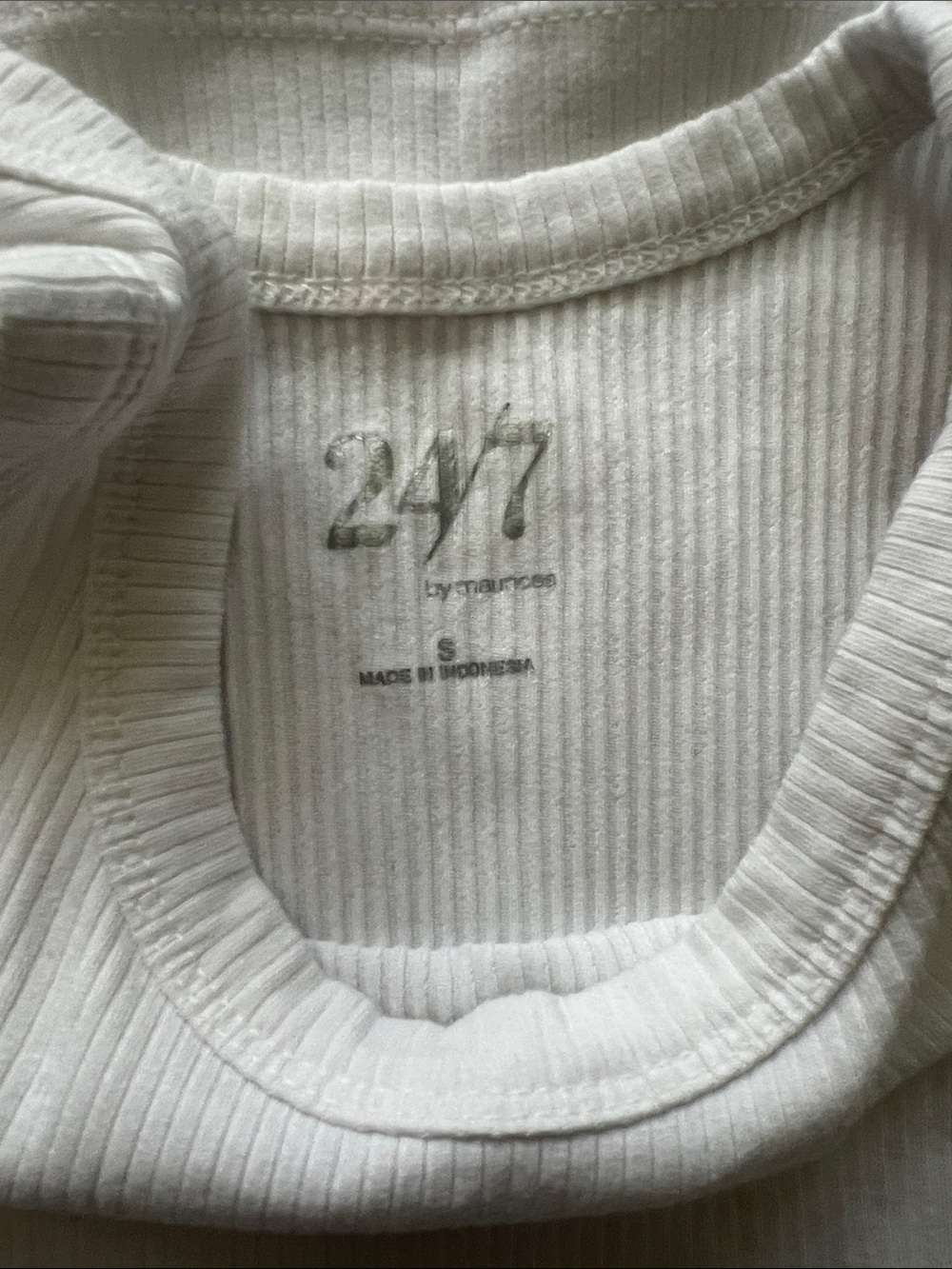 Classic White Ribbed Tank - Women's Slim Fit - Picture 3 of 6